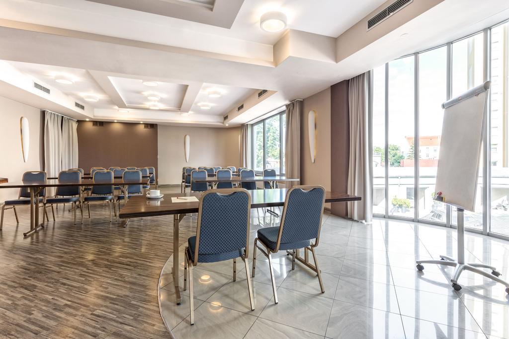 Hotel Kaliski Слубице Экстерьер фото